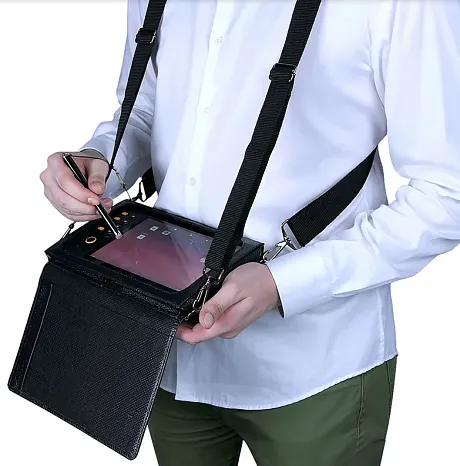 Чехол для планшета Urovo P8100 из нат. кожи, рамка вокруг экрана, крышка на магнитах, 4 кольца для ремней, наплеч. ремень 40 мм, рег. длина до 1600 мм